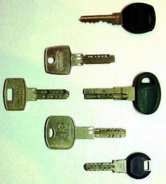 Ключи от разных цилиндровых механизмов